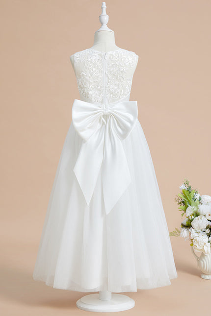 Robe Dentelle Enfant Satinée Élégante