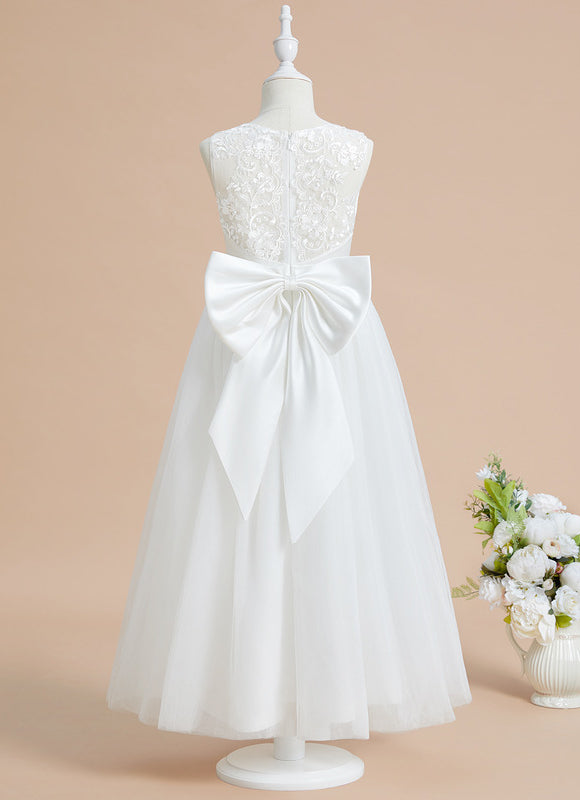 Robe Dentelle Enfant Satinée Élégante