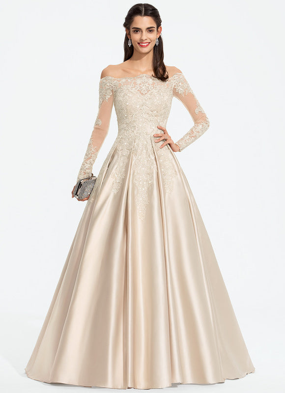Robe Dentelle Élégance Satinée