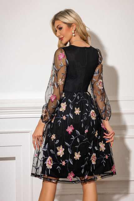 Robe Dentelle Brodée - gallery 1