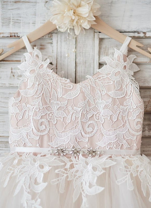 Robe Dentelle Nuptiale Enfantine Élégante - gallery 8