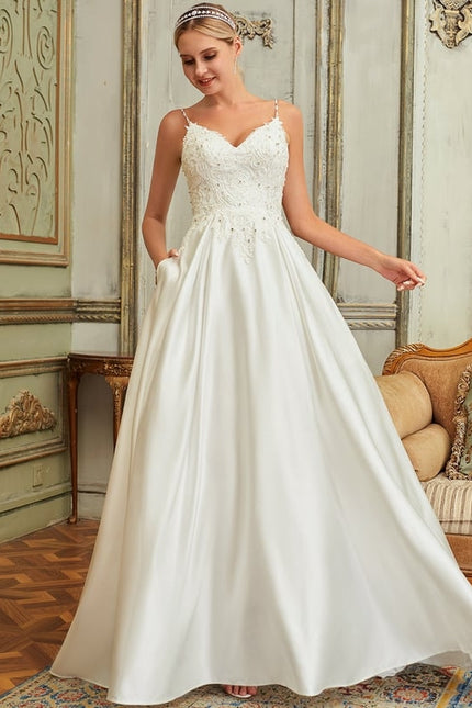 Robe Dentelle Satinée Éclatante