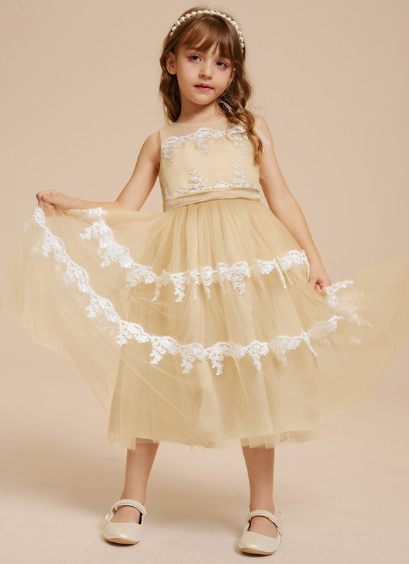 Robe Dentelle Dorée Délicate