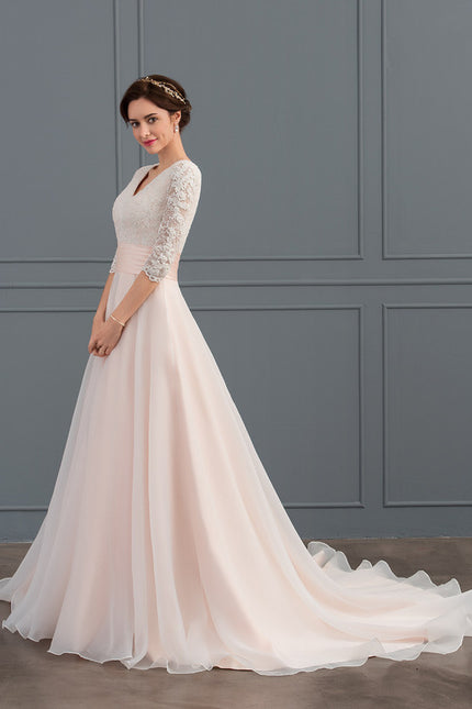 Robe Dentelle Épousée Élégante