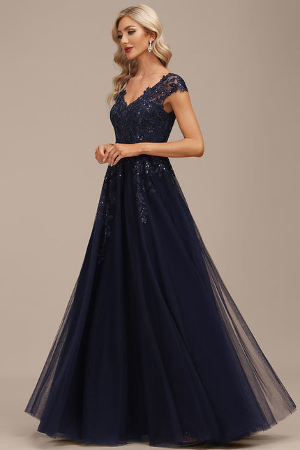 Robe Dentelle Grise Élégante - gallery 1
