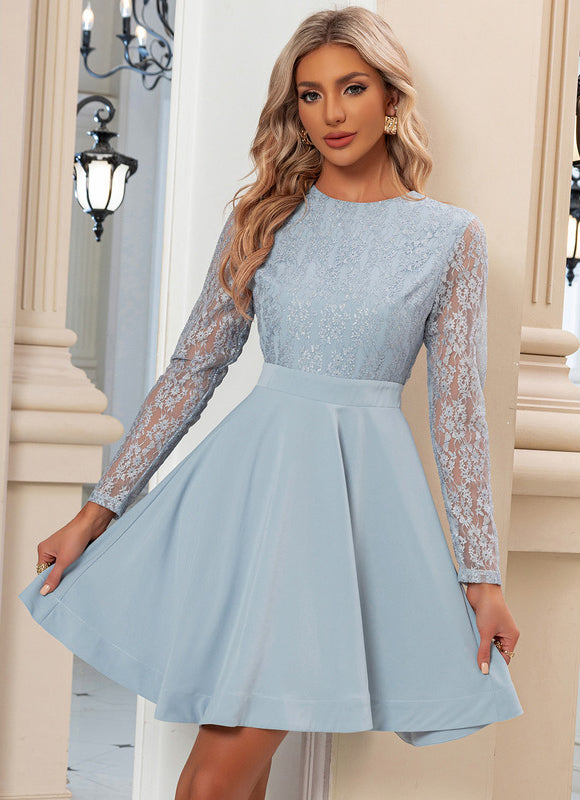 Robe Dentelle Bleue Élégante