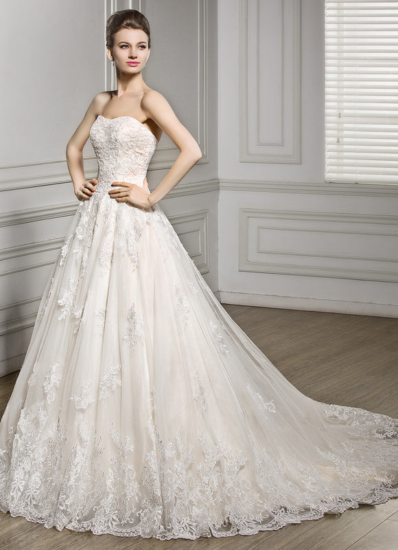 Robe Dentelle Écrue Élégante
