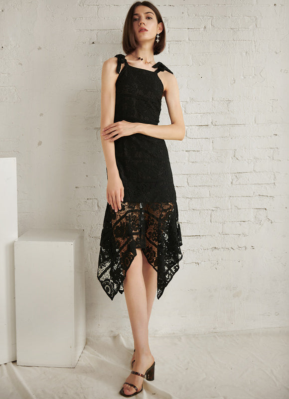 Robe Dentelle Noire Asymétrique
