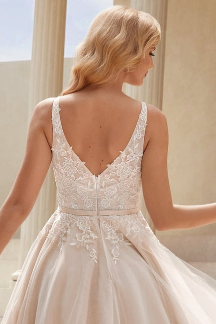 Robe Dentelle Courte Devant Longue Derriere - gallery 1