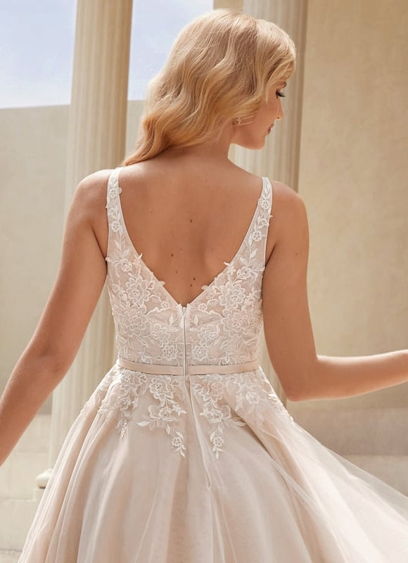 Robe Dentelle Courte Devant Longue Derriere - gallery 1