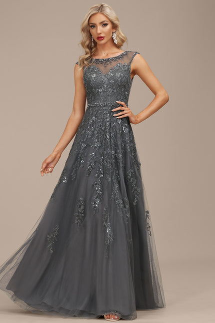 Robe Dentelle Élégance Argentée