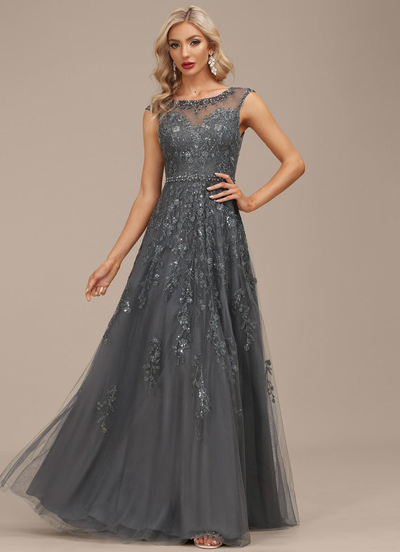 Robe Dentelle Élégance Argentée