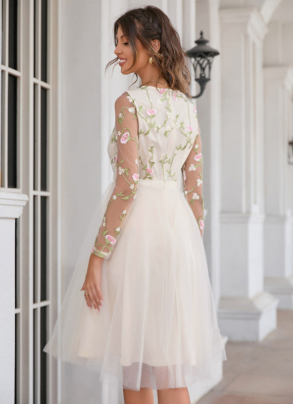 Robe Dentelle Éclat De Fleurs - gallery 1