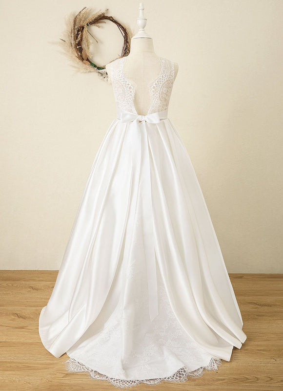 Robe Dentelle Étoile De Satin