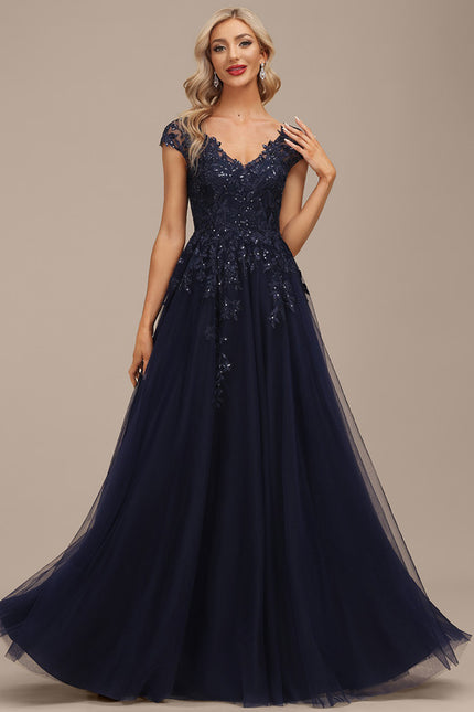Robe Dentelle Grise Élégante