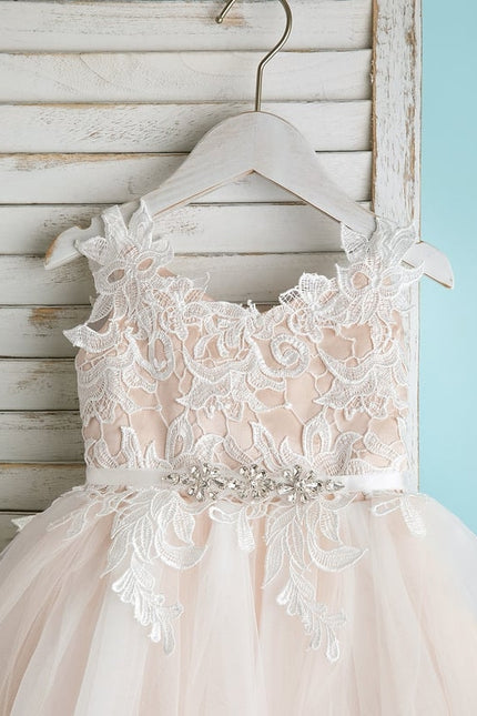 Robe Dentelle Nuptiale Enfantine Élégante - gallery 3
