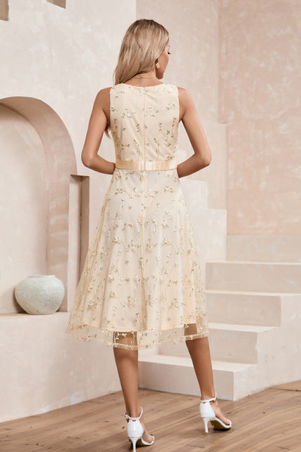 Robe Dentelle Brodée - gallery 1