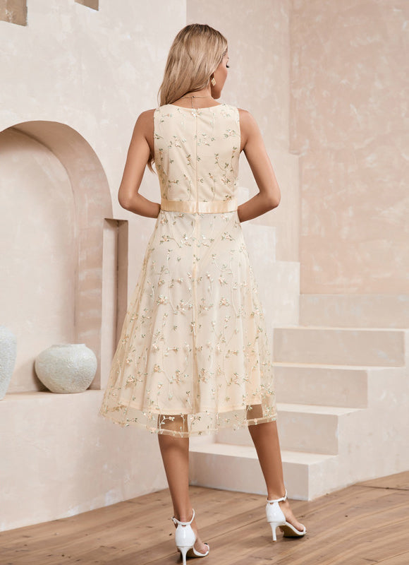Robe Dentelle Brodée - gallery 1