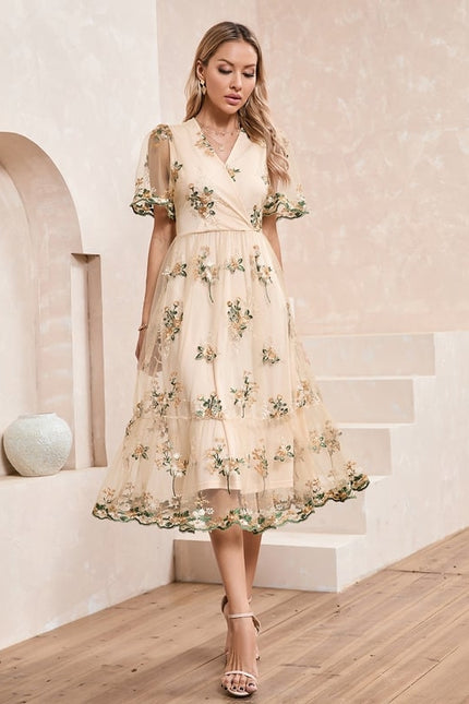 Robe Dentelle Brodée - gallery 1