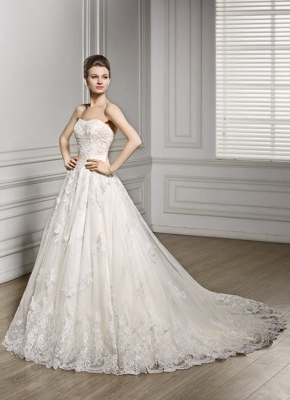 Robe Dentelle Écrue Élégante - gallery 2