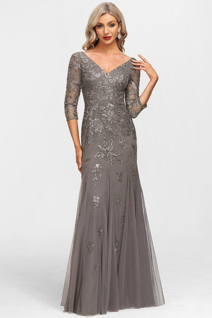 Robe Dentelle Argentée Élégante